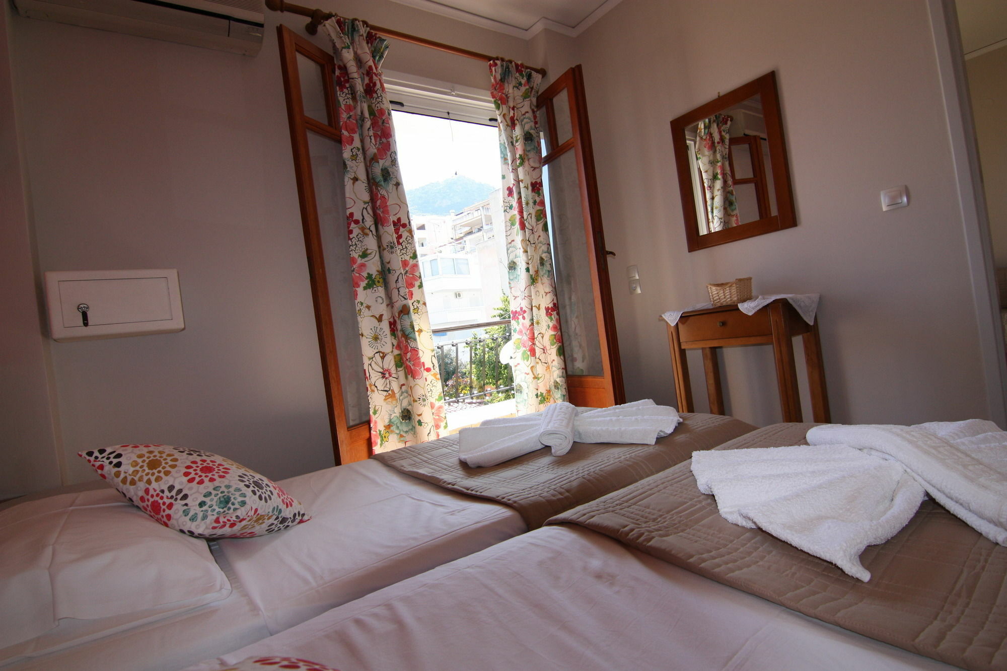 Oasis Apartments Tolo Ngoại thất bức ảnh